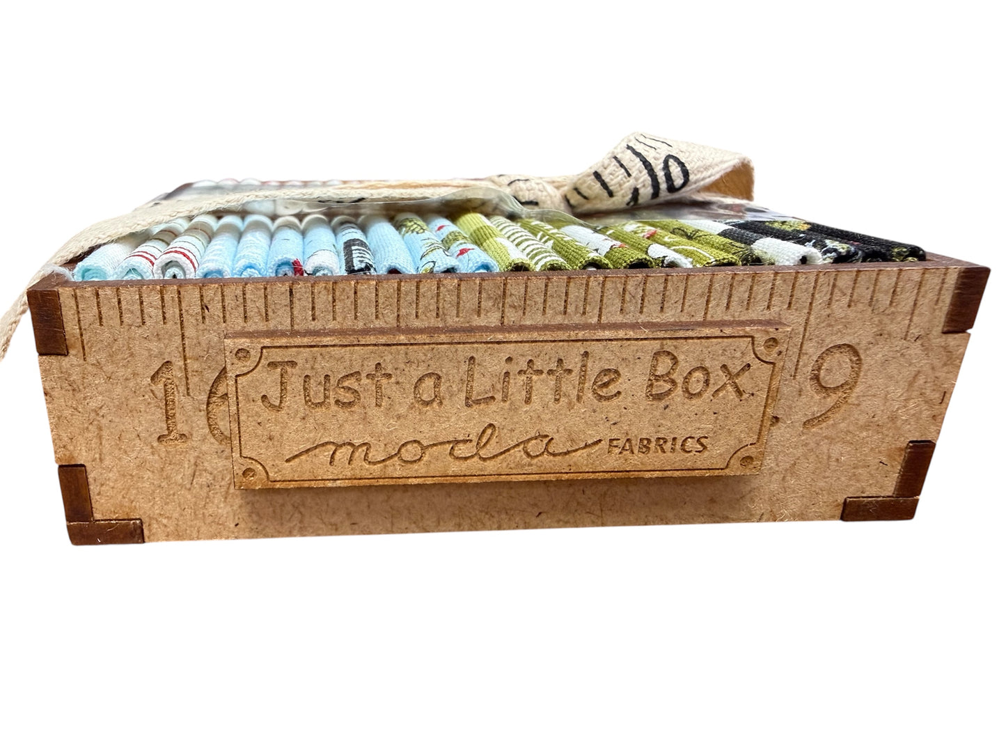 Little Wood Box with Moda Collection Emmitt and Ivy and Pattern by "Just a Little Box" Project